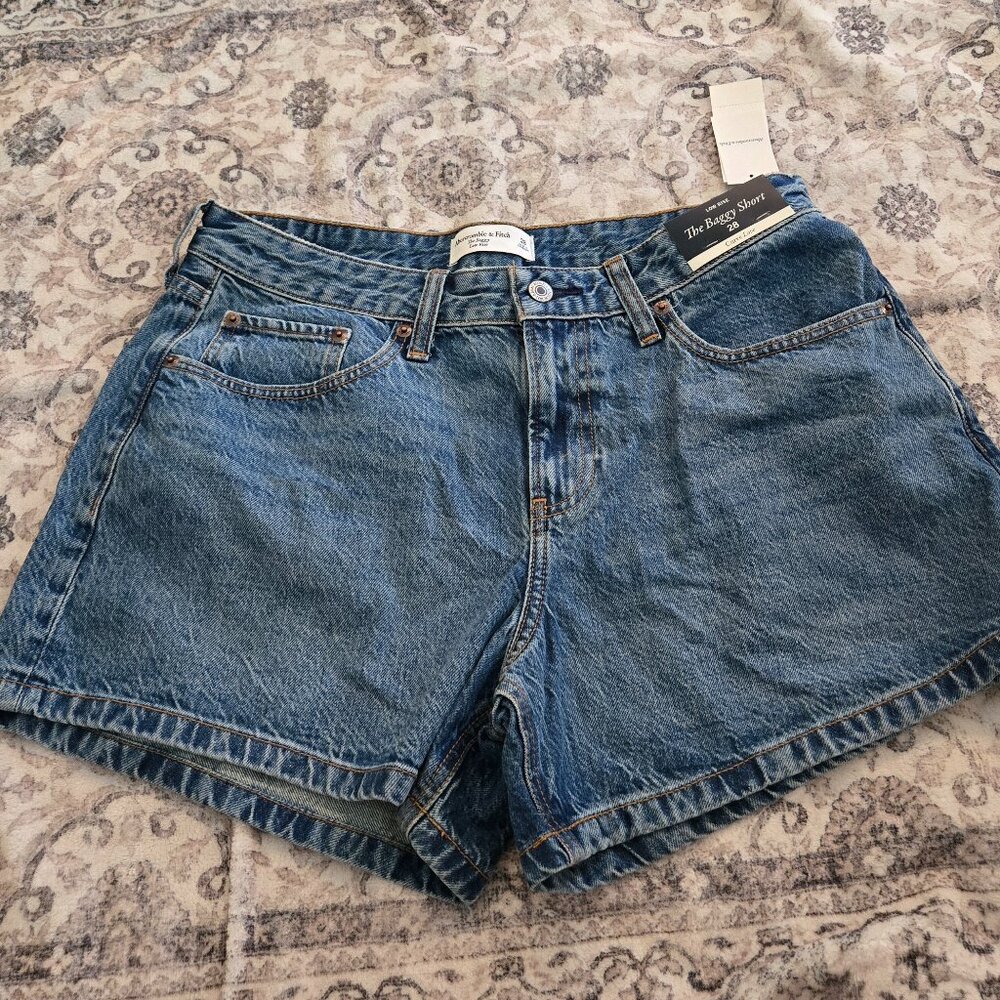Abercrombie & Fitch The Baggy Short size 28 Curve Love